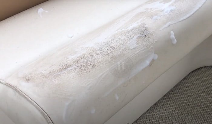 removing-mildew-from-boat-seats