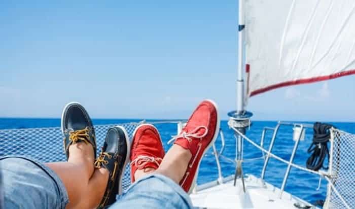 How to tie boat shoes