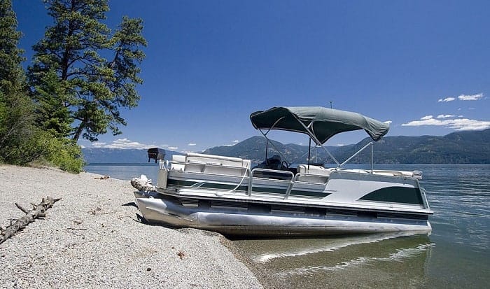 How-wide-is-a-22-pontoon-boat