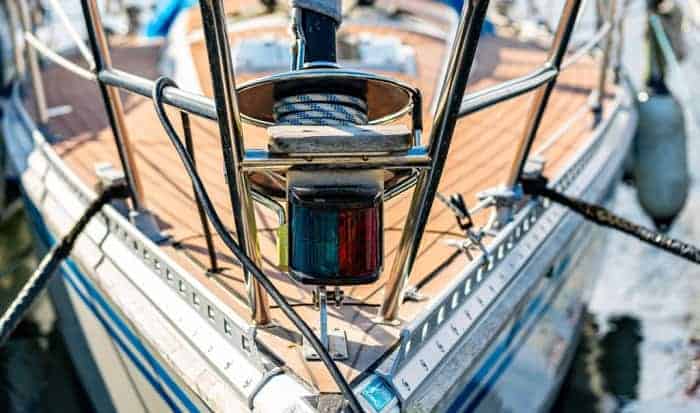 what color is on the starboard side of a boat