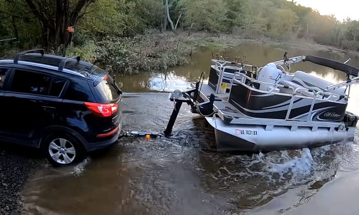 how to launch a pontoon boat by yourself