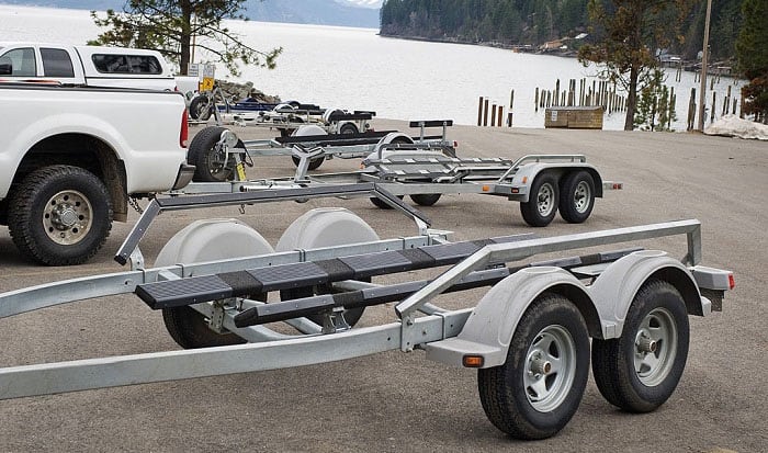 how wide is a boat trailer