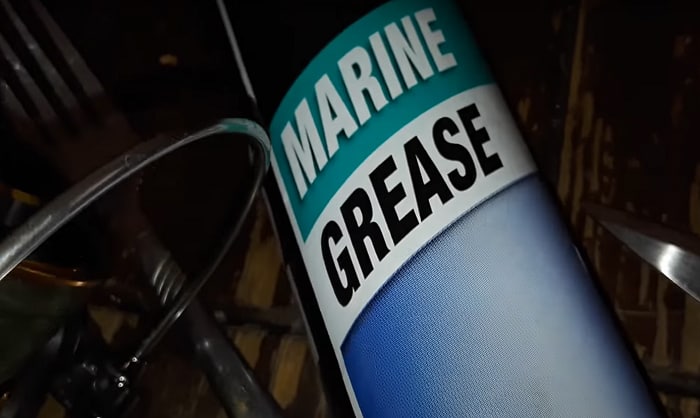 marine-grease-for-outboards