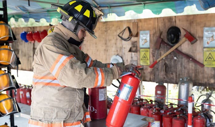 marine-fire-extinguisher