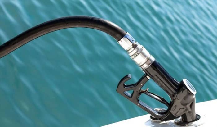what-should-you-do-before-fueling-your-boat
