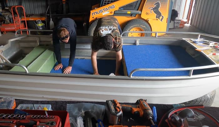 aluminum-boat-casting-deck