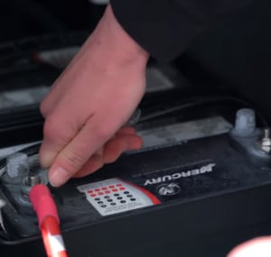 Remove-and-store-the-battery-correctly-to-winterize