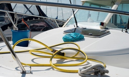 Get-the-correct-cleaning-tools-and-thoroughly-inspect-the-boat